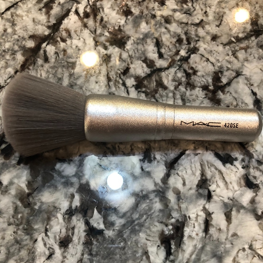 Makeup Mac Powder Brush Limited Edition Sparkly